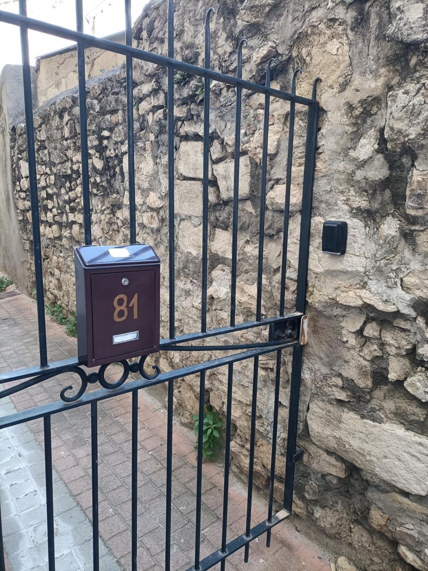 Gîte en Aramon Extérieur photo